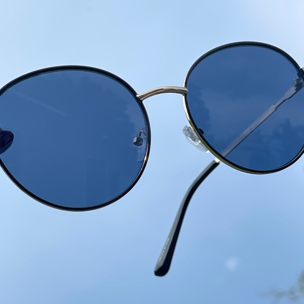 SUMMER & ROSE Harper Round Blue Aviator W/Black Rims
